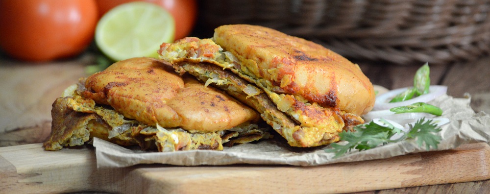 SANDWICHES WITH MASALA OMELETTE